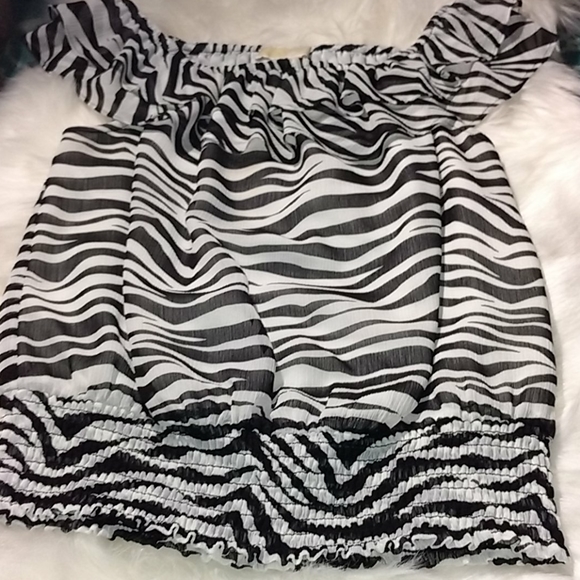Micheal Kors XS Tops - Picture 8 of 8